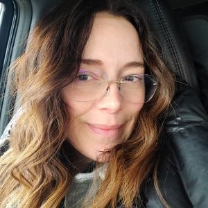 Meet your Posher, Chloe